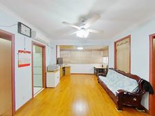 正规配套商品房 精装修 带阁楼高楼层视野好 南北通透 临地