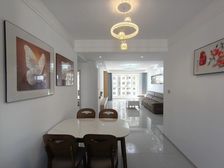 万达南 御景府凤凰层 全天采光 业主精装通透三室餐客一体老证