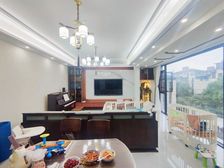 中建开发商 精装上叠9成新 四房双卫带屋顶花园 带三个露台