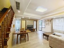 照母山下,公园旁,精装修三房,业主置换急售,价格可谈