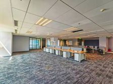 三元桥 亮马核心区 外交大楼出租 精装修带家具 正对电梯