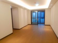 101平 彩云湖的万科彩云湖 阔绰三房双卫 看中庭很宽的面那