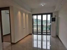 金泽豪庭 诚心出售 价格可谈 送车位送全屋家私家电 包税南向