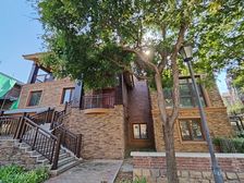 三山环绕,绿意盎然)本月新出,大宅大院,新房没住过,私家车库