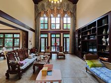 好的别墅,在半山)高山环绕,翠竹掩映,世外桃源里的梦幻城堡!