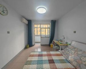 铁定四中 育才 新小区 停车方便,通透两居室拎包入住