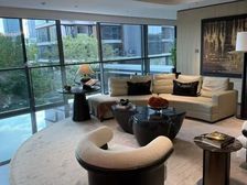 近东部新城 高端住宅 恒温泳池 玻璃外立面