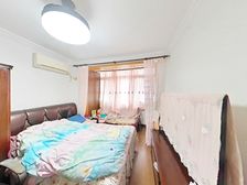 7号线轻轨旁朝南一室半+居家装修拎包住+看房方便诚心售