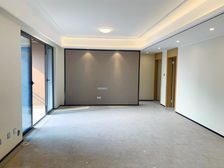 横厅精装四房 价急售丶大阳台朝南看中庭丶壹外加持丶带车位!