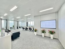 电梯口 绿地原盛国际旁 多套招租 面积 装修不等 随时可看