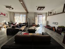 小镇!边户精装独栋 业主诚意出售 看房随时