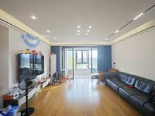 绿地悦城E区 带车位 小区新 双卫格局 商品住宅 临地铁