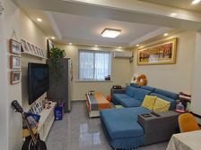 临河位置 中间好楼层 精装修两年 看房方便 有固定车位