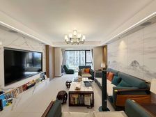 绿地悦城F区 南北通透 临地铁 出行方便 小区新 满二