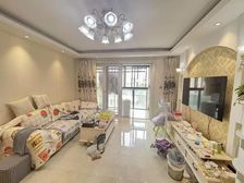 刚需小三居 房龄新,低容积,业主急售送产权车位。