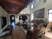 红螺湖旁)新装修临水系)业主诚意出,半山独栋别墅,有钥匙!