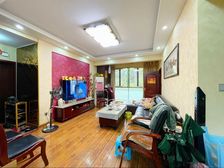 康德国会山 有电梯 小三房 高绿化 购物方便 性价比高