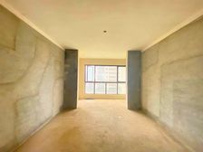 交通厅(通透端户)带车位 中间好楼层 全天采光 随时可看