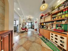 保利香槟光华 精装修保养很好,中间楼层对中庭视野采光好