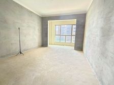 花苑二区 带车位 临地铁 出行方便 楼龄新 小三居 动静分离