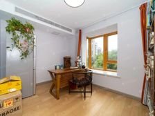 东华两房,电梯中间楼层,豪华40万全新装修,带车位,出价就卖