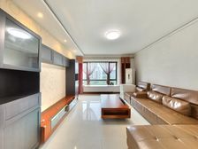 中海湖滨一号 中间位置 中间楼层的4房 总价超低急售