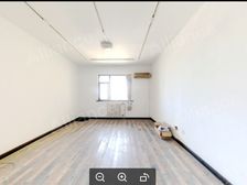 西工区 地铁口 王城公园门口电梯房 一室双气 朝南 诚心出售