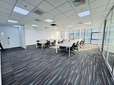 唐镇阳光城 拎包办公 精装200平米双面落地窗 可以定制