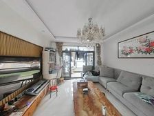 电梯洋房,一梯两户南北通透,楼层好,带产权车位,诚心出售