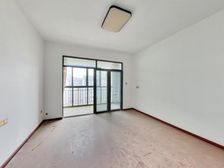 产证在手,精装房,生活配套成熟,楼下地铁口,楼层好