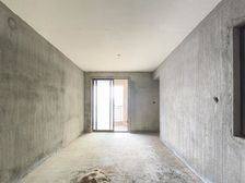 望城菜场旁低价格三房!随时看房