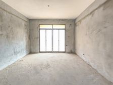 地铁口 小洋房 通透2房 采光很好 房东诚心卖