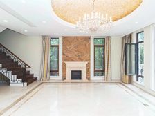 云间绿大地(别墅) 近地铁 近医院 中间楼层采光好 满五