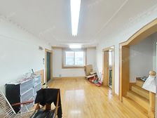 荷五小区+三开间朝南+小区花园位置+送超大阁楼+业主诚售