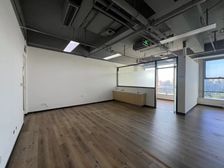 望京南精装办公室110平方恒国际方正采光好特惠直租正对电梯