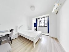 静安临汾路1565弄装修客厅朝南落地窗