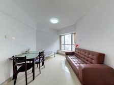 地铁口,电梯两房采光好,两位数即可入住。 近地铁交通便利,生