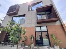 藏于漕河泾的文创独栋丨私密商务领地丨独享庭院露台丨停车便利丨