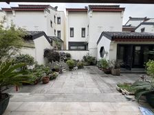 直降600万 古城区纯别墅 中间位置豪装 带花园车位拎包入住