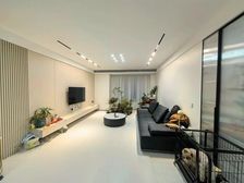 丹轩坊4室豪华装修,可拎包入住,看房方便,满二