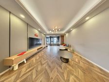 蓝光公园悦庭 此房精装业主装修,中央空调地暖都有,