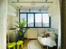 新上二号线地铁口,电梯双南两房,精装修,看拎包入住,价格好谈