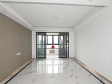 青秀城开发商精装房,楼层好,视野好 业主诚心出售