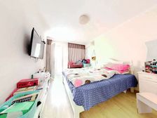 彩香一村五区一楼带院子64平105万