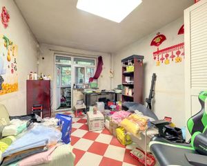 自营房源:中楼层 南北通透三居 必看好房 近地铁 出行方便