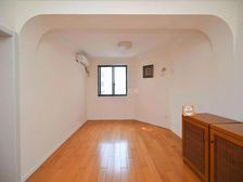 一梯两户 小区中间位置!南北两室厅朝南!价好谈!