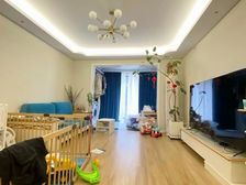 好房来袭!全屋地暖品牌家具!映月湖旁精装三房!好楼层随时看!