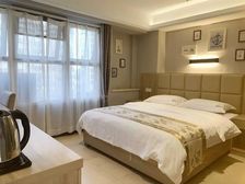 绿地新都会,精装修公寓关门卖,户型方正,采光好