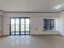 美的云悦江山西园 4室 一手工抵 全新未住