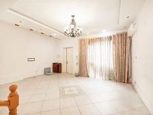 金地格林小镇联排别墅 地上三层 地下一层